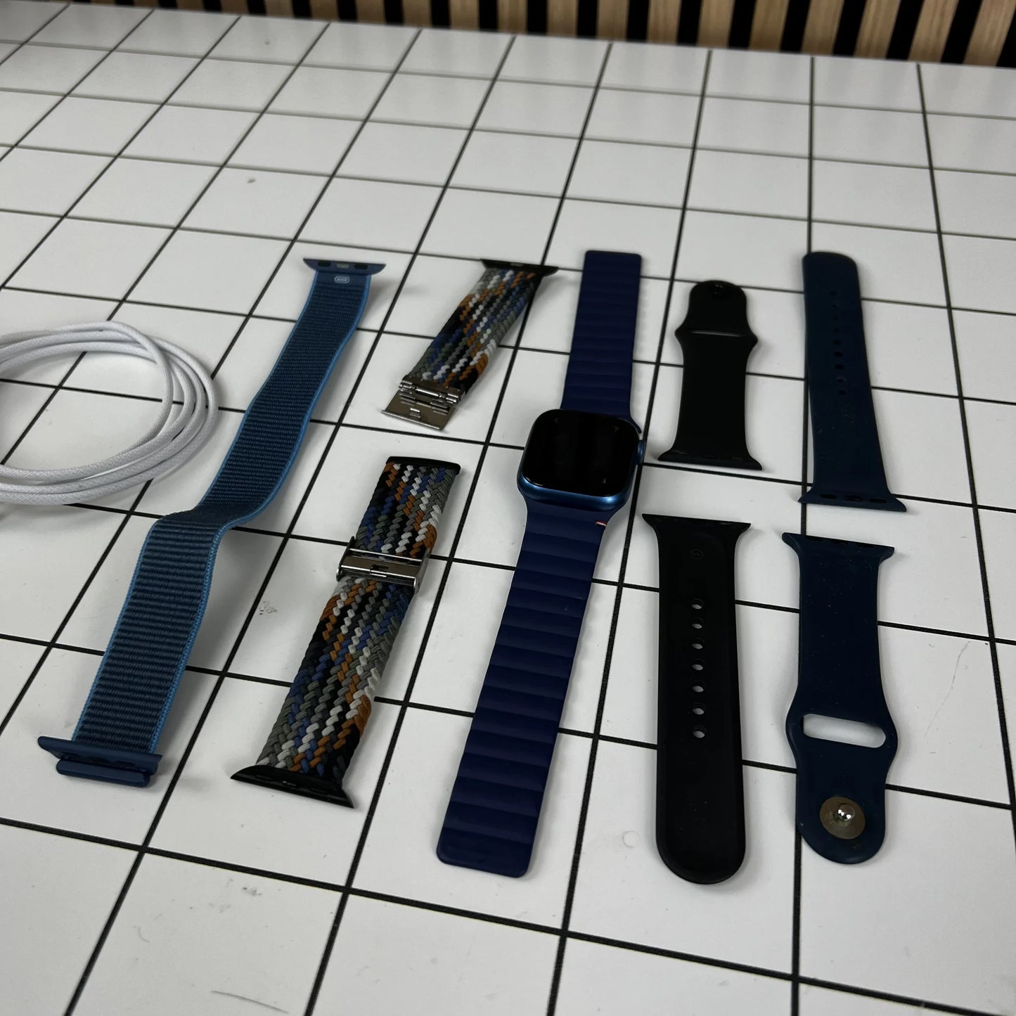 apple watch 7 series aluminimum blauw 41 mm 4 extra bandjes zwart/scout-blauw/lichtblauw kliterband/meerdere kleuren