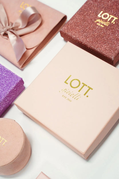 Holly black double stones glassberry ace L earrings