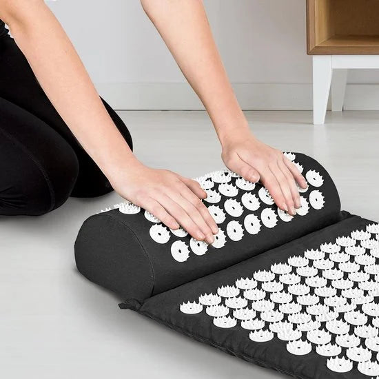 LifeGoods Spijkermat met Kussen - Shakti Mat - Acupressuur Mat - Spijkerbed - Massage Mat - Zwart