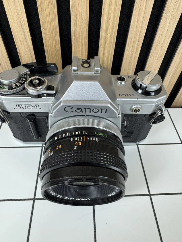 AE-1 zilver + FD 50mm f/1.8 occasion