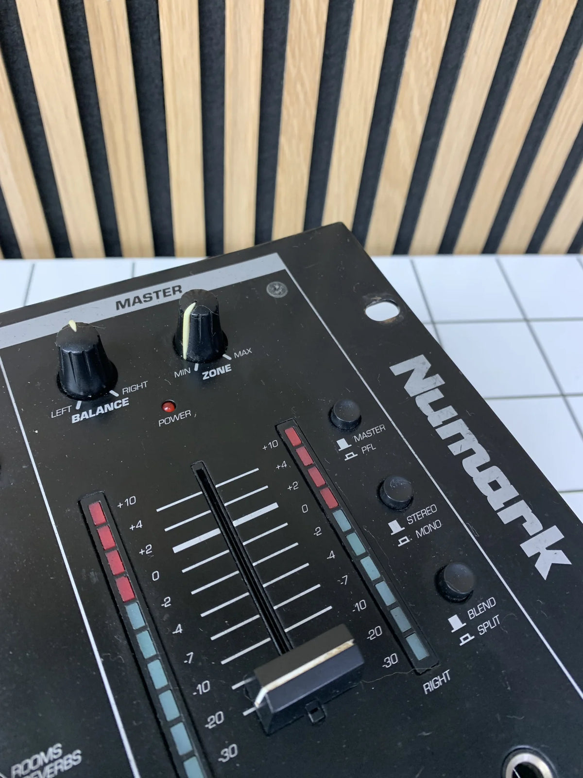Numark 200FX MKII - 4 Channel Effects Mixer