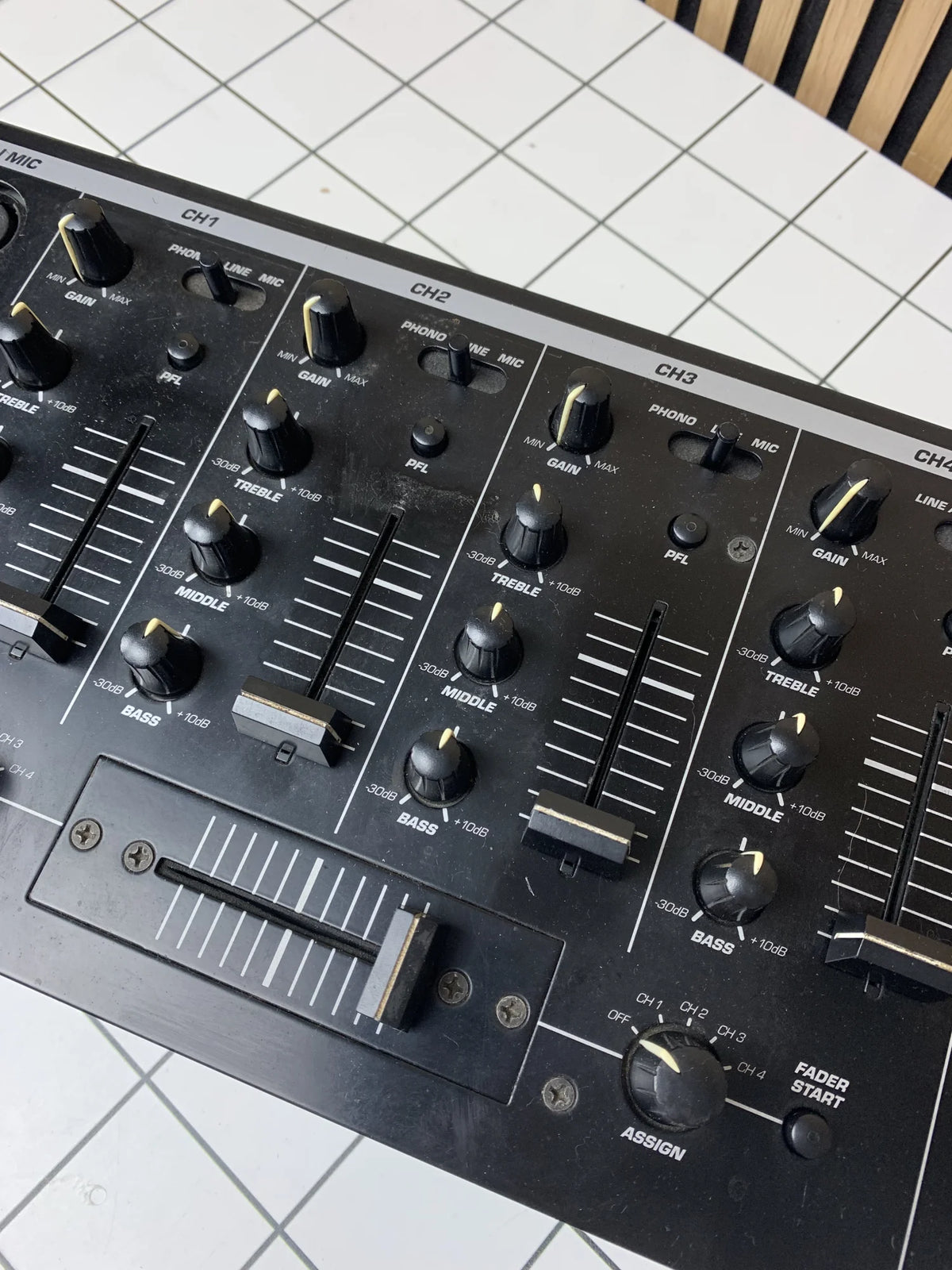 Numark 200FX MKII - 4 Channel Effects Mixer