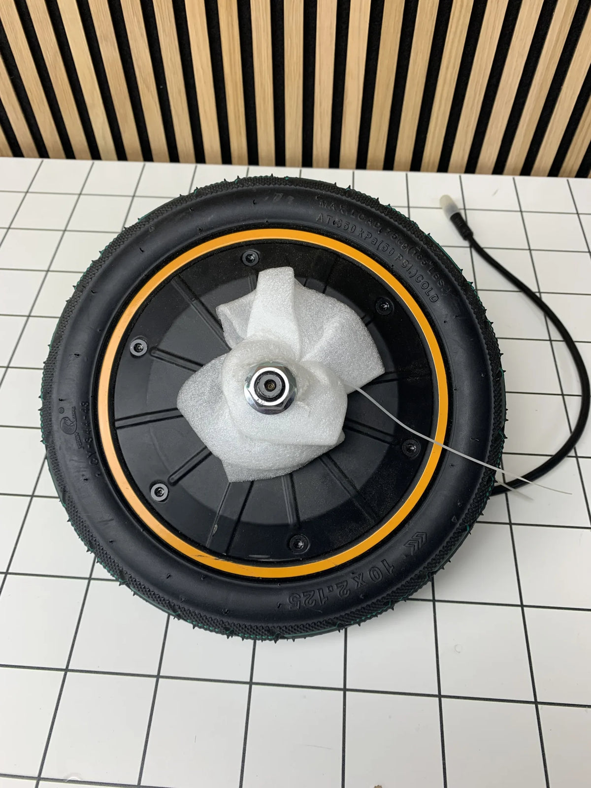 Wielnaafmotor 48V 500W + 10 inch buitenband