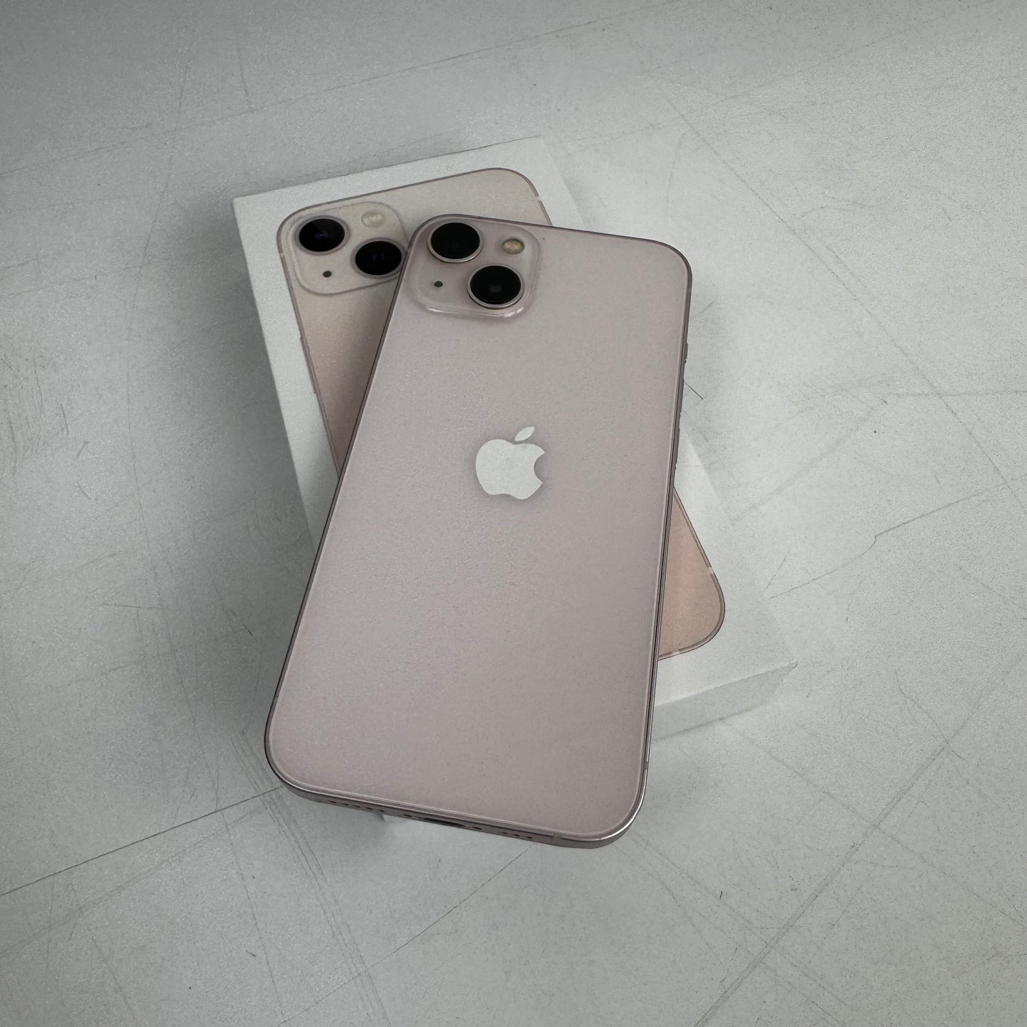 Apple iPhone 13 (A2633) 128 GB Roze | Smartphone | Refurbished