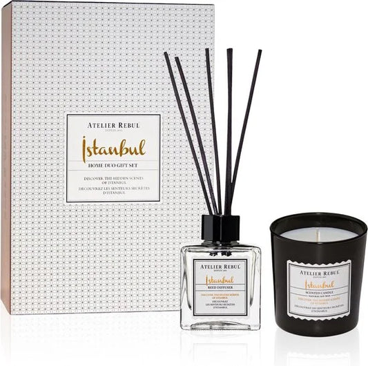 Atelier Rebul Istanbul Luxury Home Geschenkset - Geurstokjes (120ml) + Geurkaars (210g) - Houtig & Kruidige Geur - Cadeau voor Vrouw - Cadeau voor Man