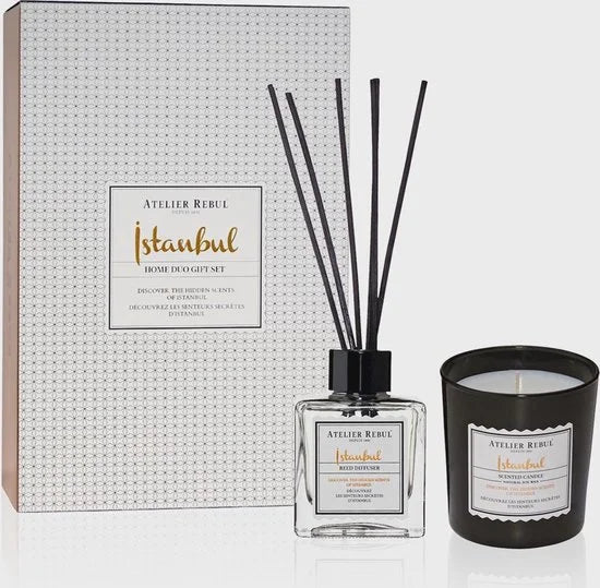 Atelier Rebul Istanbul Luxury Home Geschenkset - Geurstokjes (120ml) + Geurkaars (210g) - Houtig & Kruidige Geur - Cadeau voor Vrouw - Cadeau voor Man