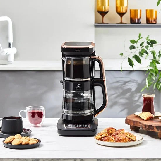 Karaca Çaysever Robotea Pro - 4 in 1 Sprekend Automatisch Theezetapparaat met Glas, Waterverwarmer en Filter Koffiezetapparaat 2500W - Zwart Koper